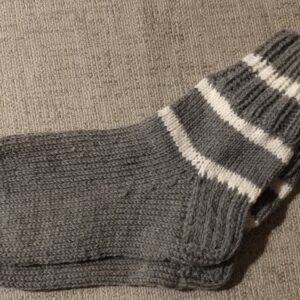 Käsitsi kootud villased sokid